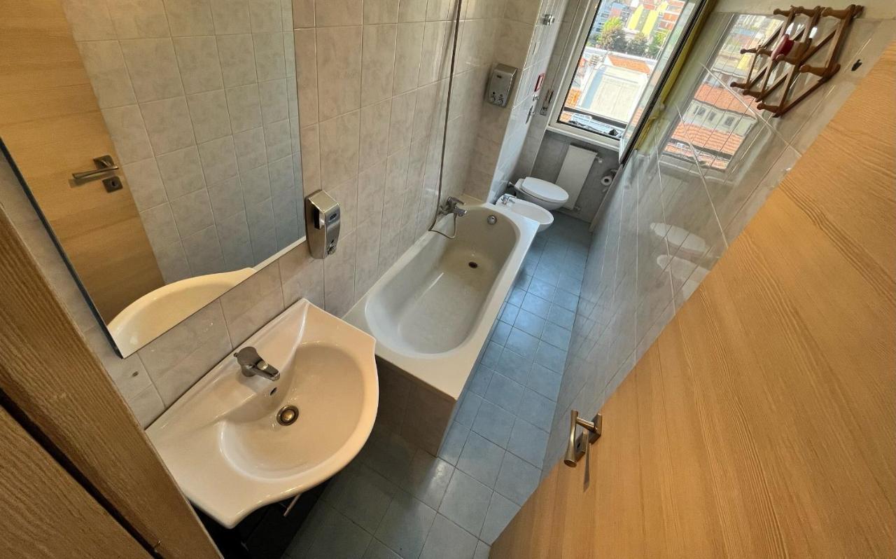 Milan Adrian Apartments Luaran gambar